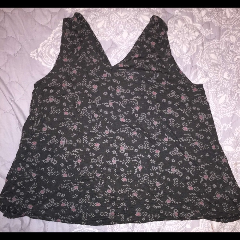 Bundle. 5 summer tops!